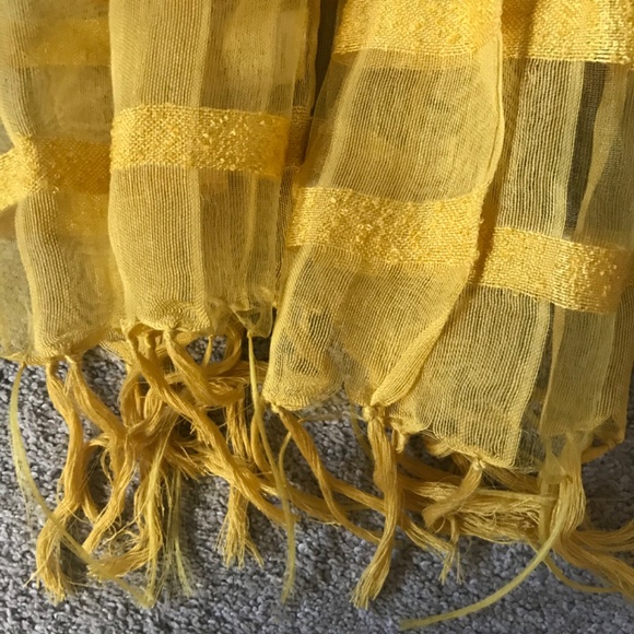 🍁5/10$!! Yellow Scarf With Silk - Picture 3 of 5